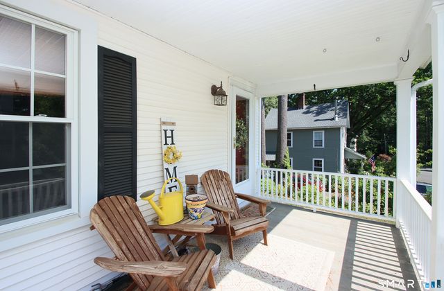 7 Middle Lane, Simsbury, CT 06070
