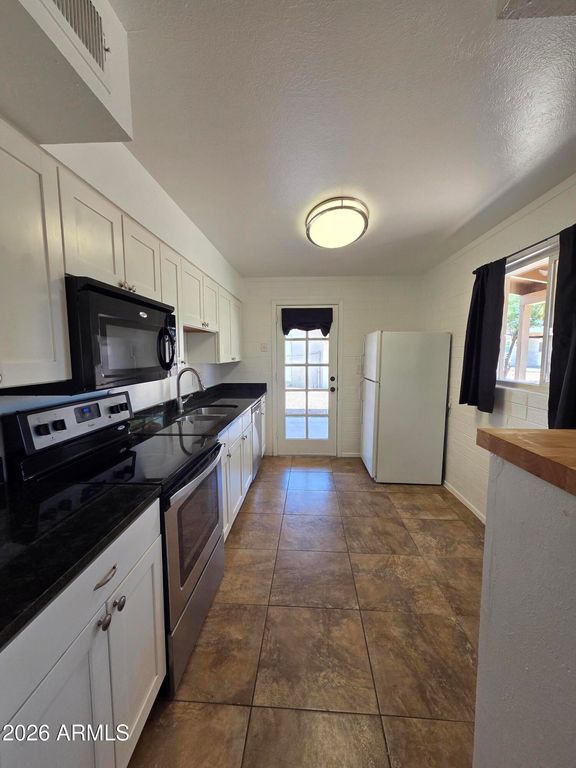 336 S WEAVER Drive, Apache Junction, AZ 85120 — photo 4