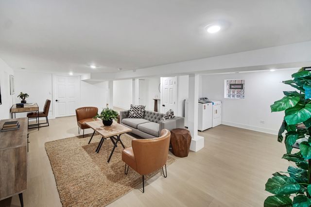 3417 Oak Avenue, Brookfield, IL 60513