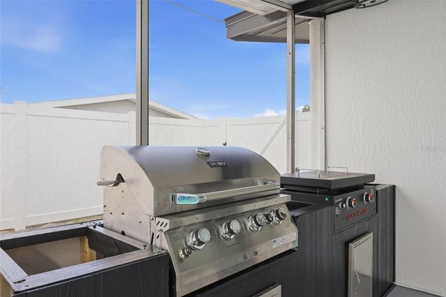 305 GLEN OAK ROAD, Venice, FL 34293