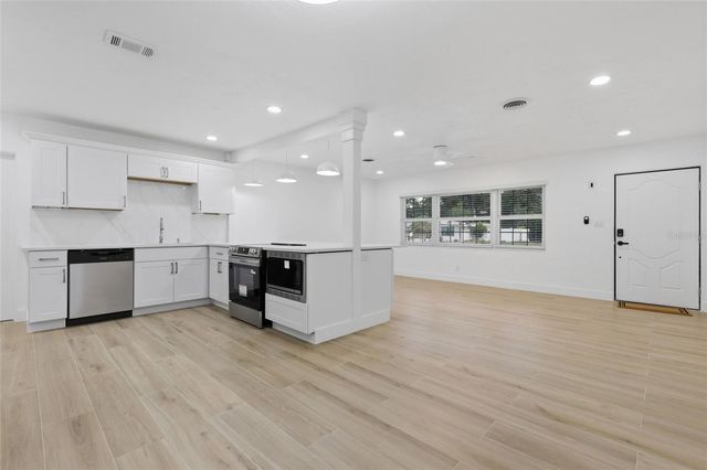 305 GLEN OAK ROAD, Venice, FL 34293