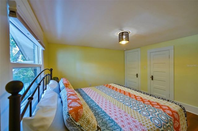 2408 HILLVIEW STREET, Sarasota, FL 34239