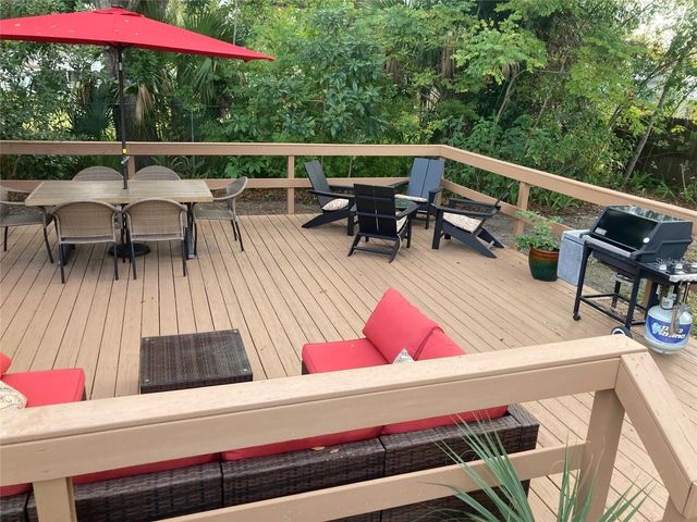 2408 HILLVIEW STREET, Sarasota, FL 34239