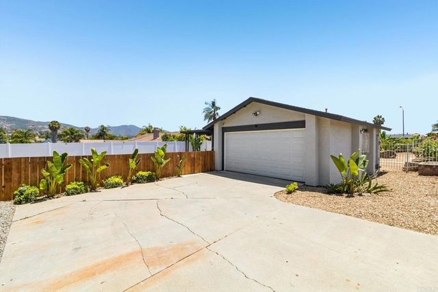 1707 Anza Ave, Vista, CA 92084