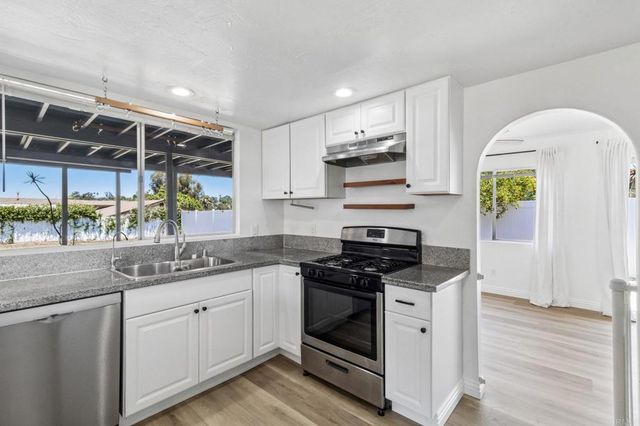 1707 Anza Ave, Vista, CA 92084