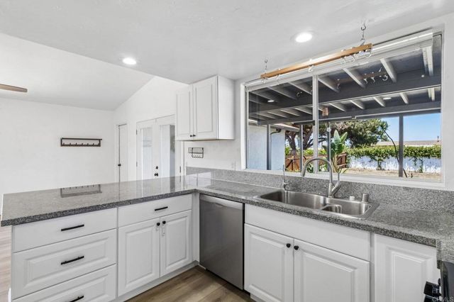 1707 Anza Ave, Vista, CA 92084