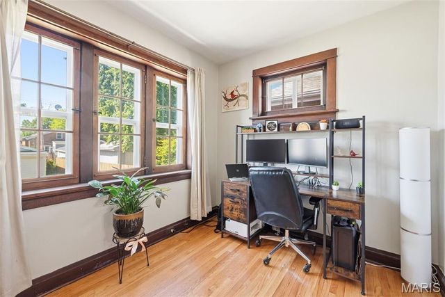 5454 Gresham Avenue, St Louis, MO 63109