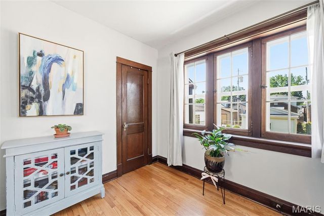 5454 Gresham Avenue, St Louis, MO 63109