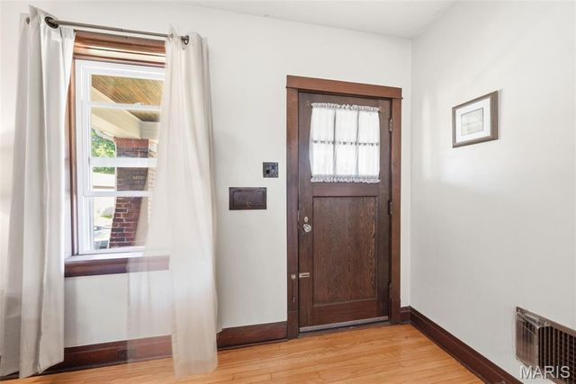 5454 Gresham Avenue, St Louis, MO 63109