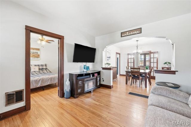 5454 Gresham Avenue, St Louis, MO 63109