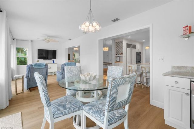807 Rue Deville 2.11, Naples, FL 34108