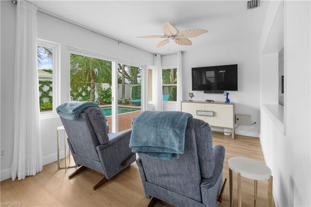 807 Rue Deville 2.11, Naples, FL 34108