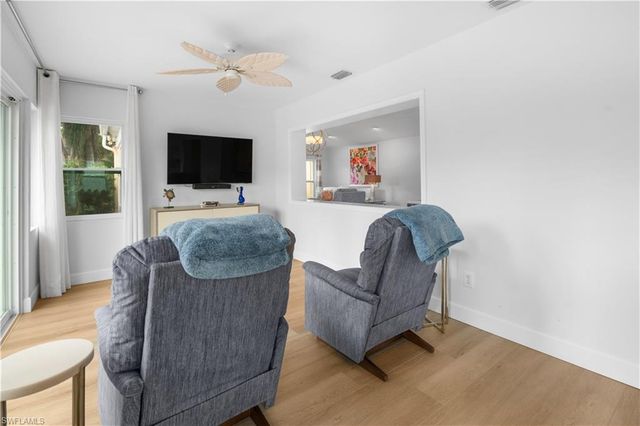 807 Rue Deville 2.11, Naples, FL 34108