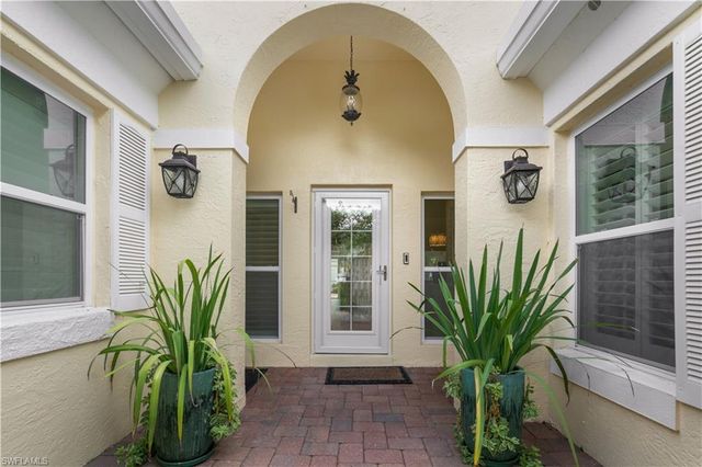 807 Rue Deville 2.11, Naples, FL 34108