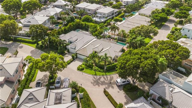 807 Rue Deville 2.11, Naples, FL 34108