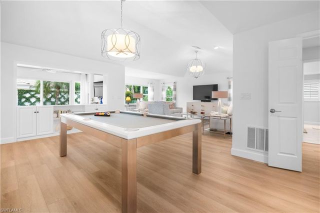 807 Rue Deville 2.11, Naples, FL 34108