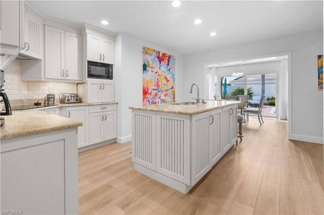 807 Rue Deville 2.11, Naples, FL 34108