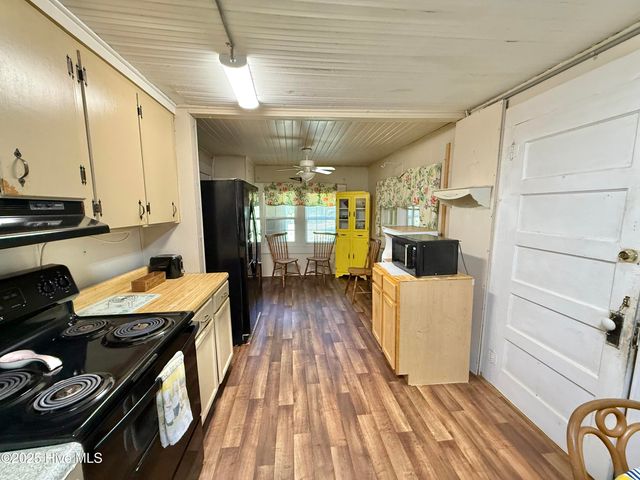 617 Johnson Ch Road, Warsaw, NC 28398