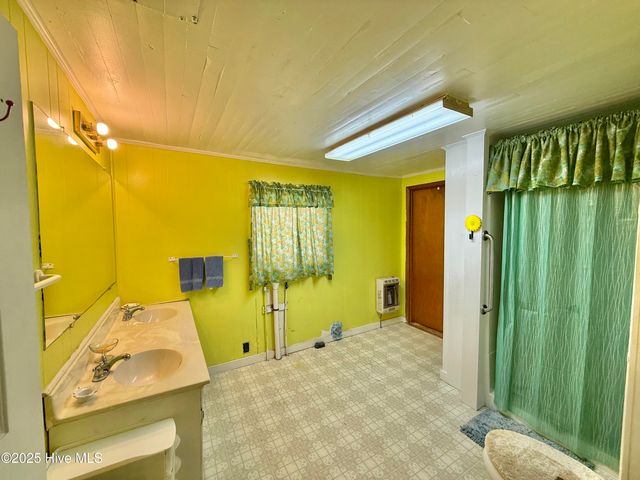 617 Johnson Ch Road, Warsaw, NC 28398