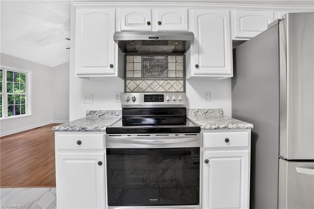 15 Collin Lane, Thomasville, NC 27360