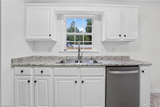 15 Collin Lane, Thomasville, NC 27360