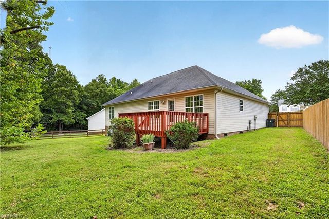 15 Collin Lane, Thomasville, NC 27360