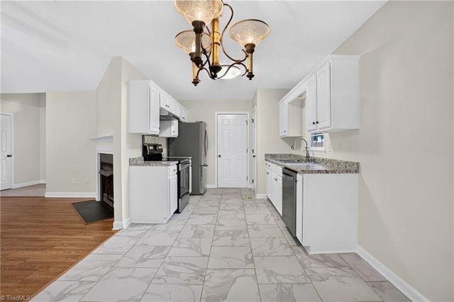 15 Collin Lane, Thomasville, NC 27360