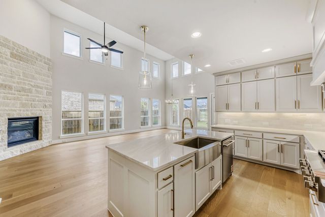807 Open Range Drive, Mansfield, TX 76063