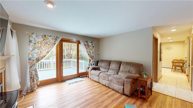 22 Ridgewood Drive, Scituate, RI 02857