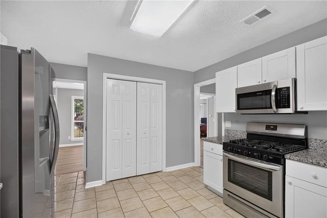300 Hickory Pointe Court, Villa Rica, GA 30180