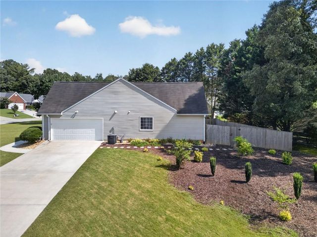 300 Hickory Pointe Court, Villa Rica, GA 30180