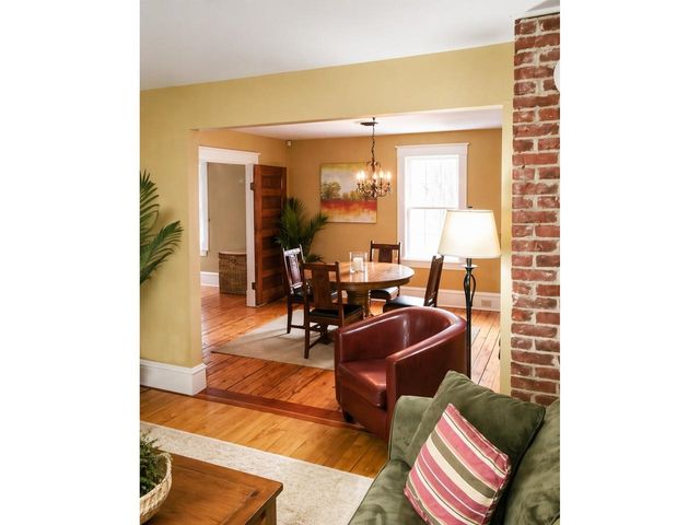 460-462 Colchester Avenue, Burlington, VT 05401