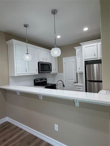 408 Mary Avenue, Huntsville, TX 77320
