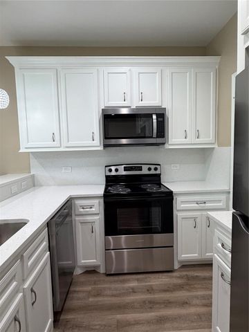 408 Mary Avenue, Huntsville, TX 77320