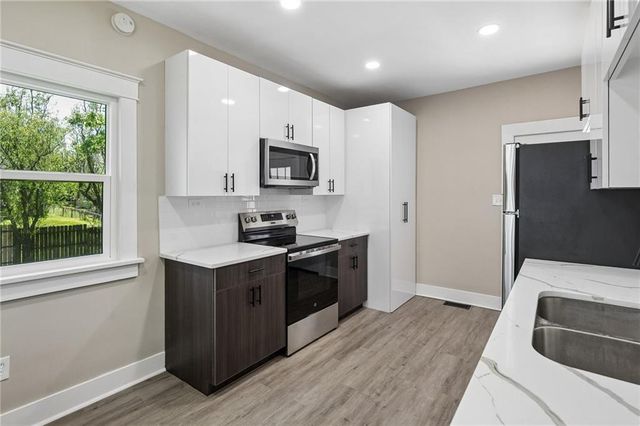 111 Groom Street, Liberty, MO 64068