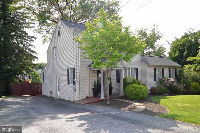 113 E FRANKLIN ST, Ephrata, PA 17522