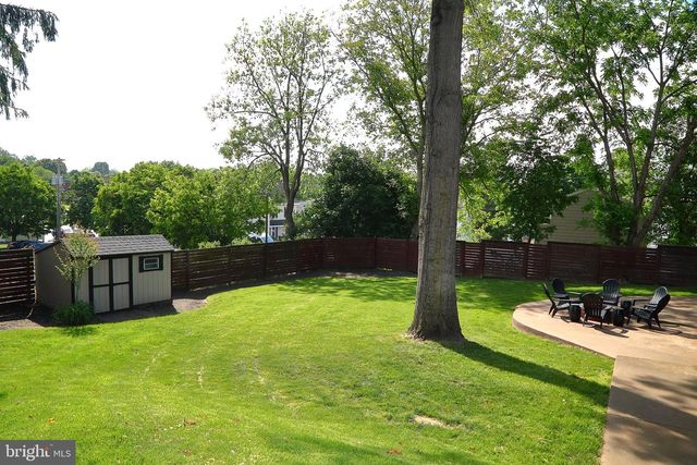 113 E FRANKLIN ST, Ephrata, PA 17522