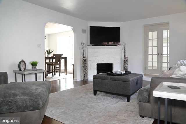 113 E FRANKLIN ST, Ephrata, PA 17522