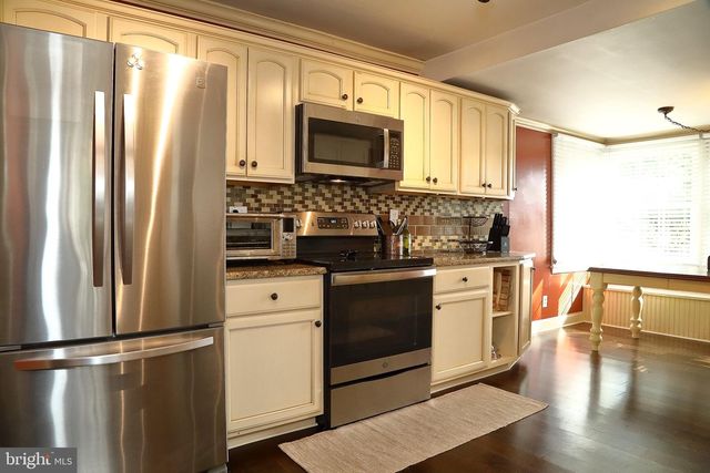 113 E FRANKLIN ST, Ephrata, PA 17522