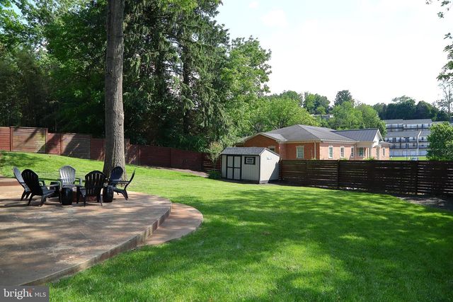 113 E FRANKLIN ST, Ephrata, PA 17522
