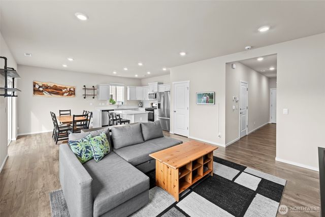 5990 Rebel Road SW, Port Orchard, WA 98367