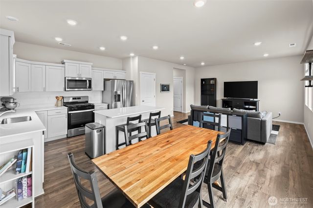 5990 Rebel Road SW, Port Orchard, WA 98367