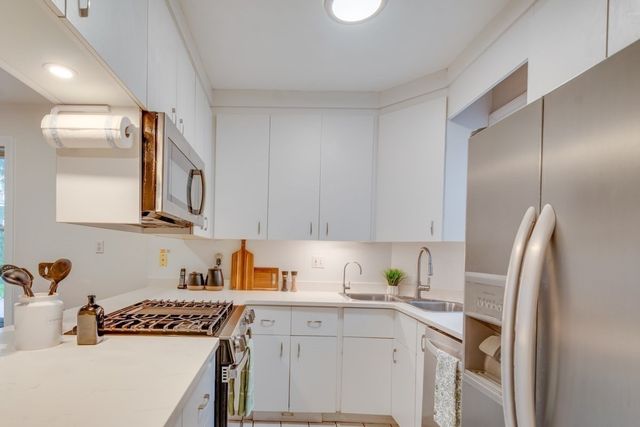 29-31 Washburn Ave 1A, Cambridge, MA 02140