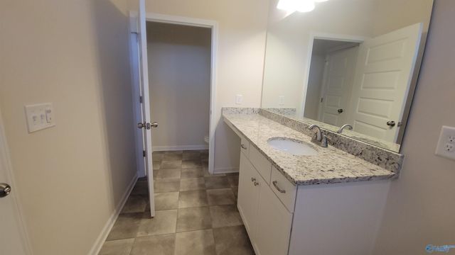 13030 Lantern Pointe Way, Harvest, AL 35749