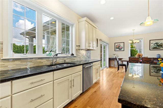 11 Aubin Street, Seekonk, MA 02771