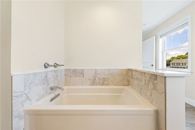 11 Aubin Street, Seekonk, MA 02771