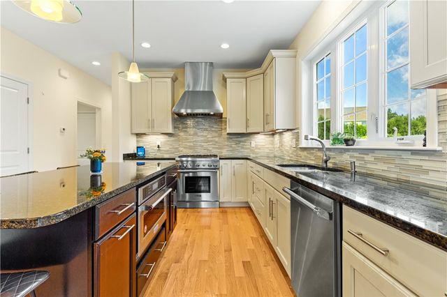 11 Aubin Street, Seekonk, MA 02771