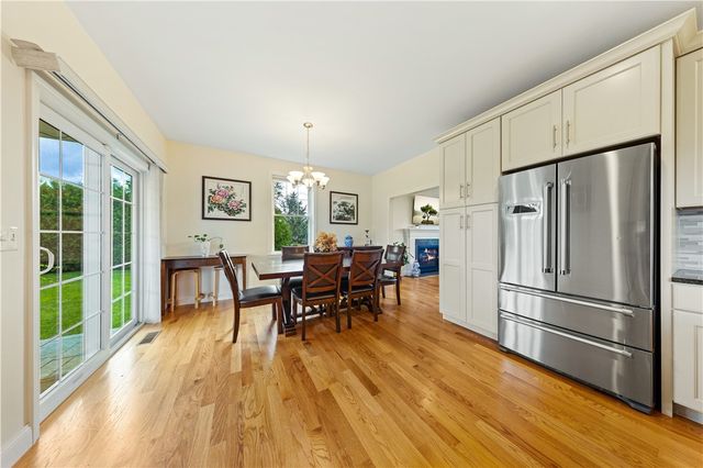 11 Aubin Street, Seekonk, MA 02771