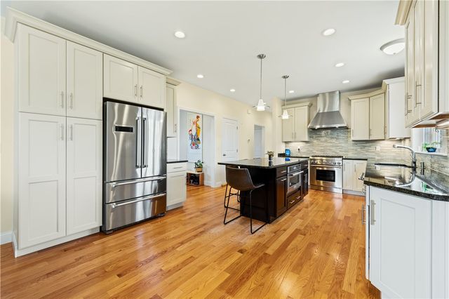 11 Aubin Street, Seekonk, MA 02771