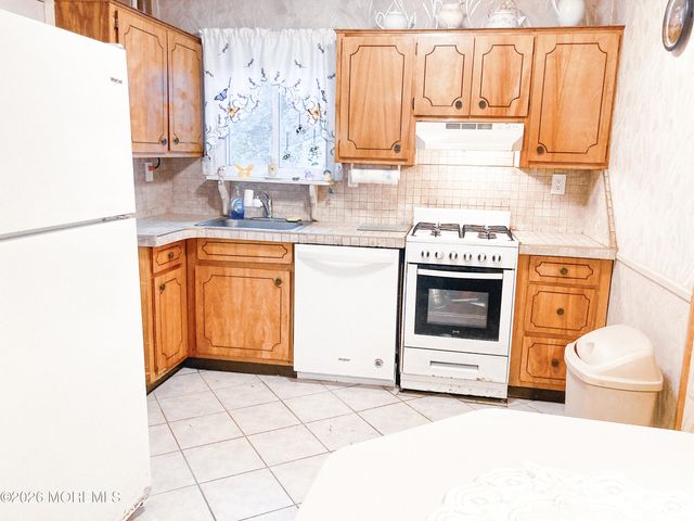 3 B Swan Street, Manchester, NJ 08759